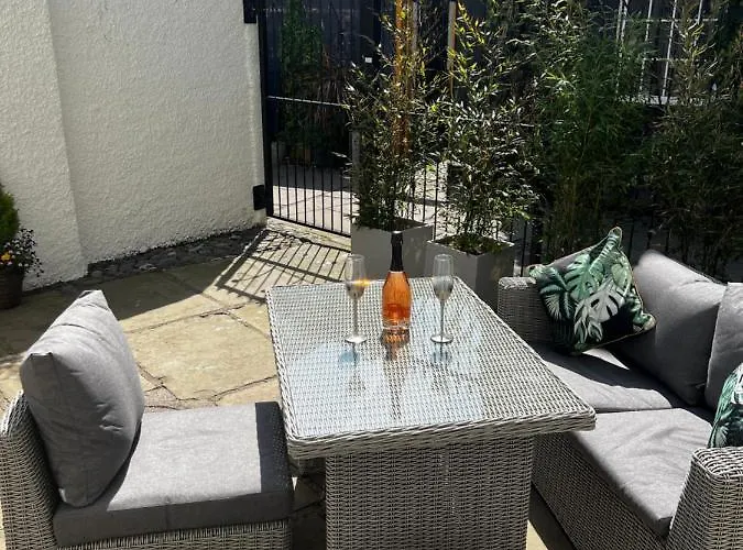 Stunning 1 Bedroom *