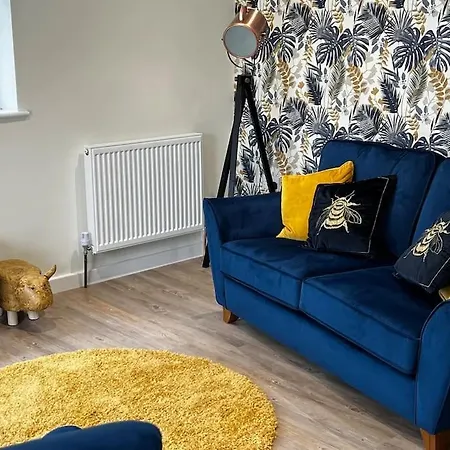 Stunning 1 Bedroom Apartment