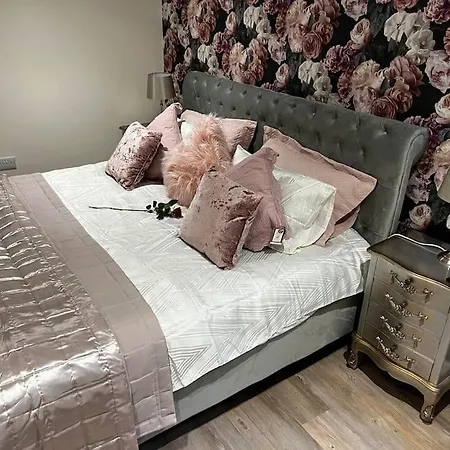 Apartment Stunning 1 Bedroom