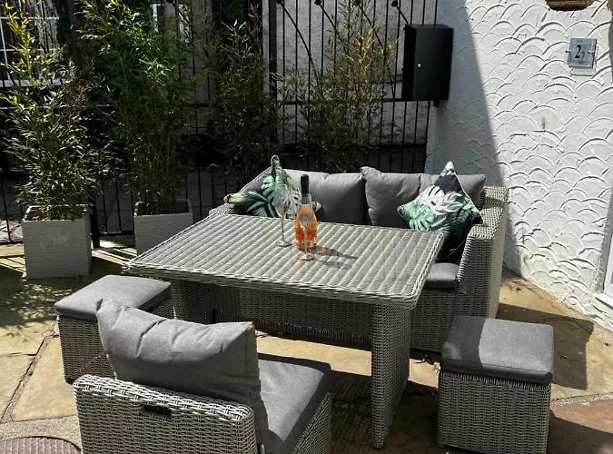 Stunning 1 Bedroom *