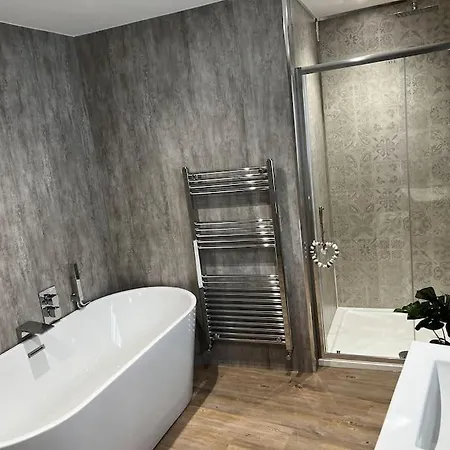 Stunning 1 Bedroom 아파트 울버스톤